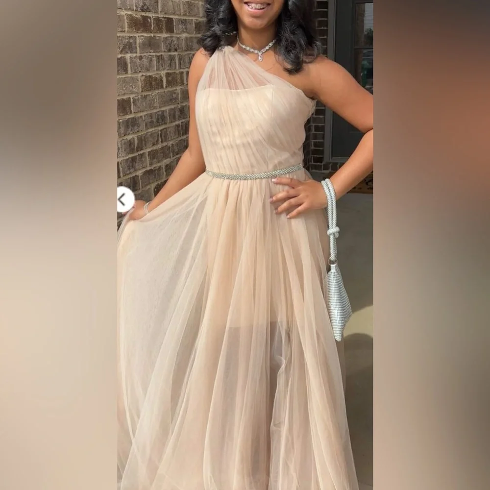 Mark Zunino one-shoulder dress, draped tulle w/ crystal waist & strap. Prom. 13 - Picture 4 of 16